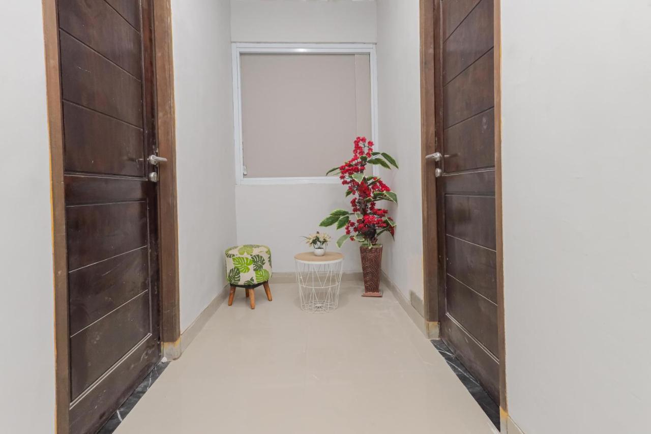 Отель Reddoorz @ Gedangan Сидоарджо Экстерьер фото